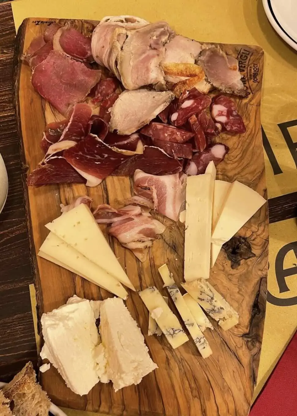 Restaurant Taglio di Roma — Pizza romaine authentique à Laval QC